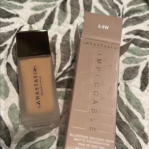 Anastasia Impeccable Foundation 2.5w